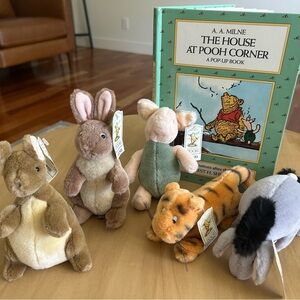 GUND Classic Pooh Stuffed Collection